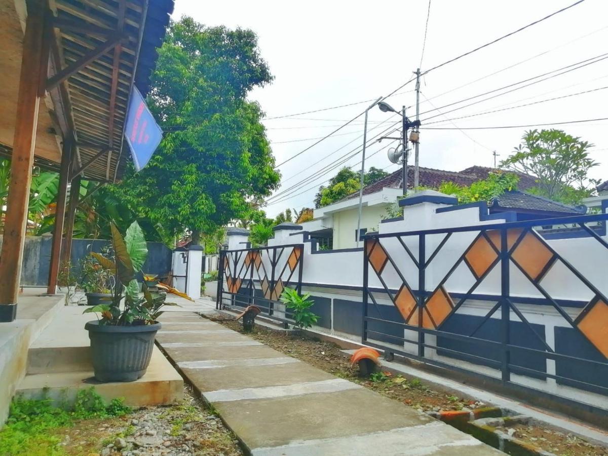 Reddoorz Syariah @ Ndalem Kembang Sore Yogyakarta Exterior foto