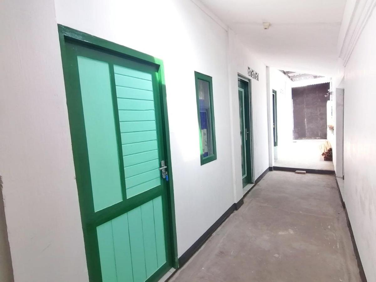Reddoorz Syariah @ Ndalem Kembang Sore Yogyakarta Exterior foto